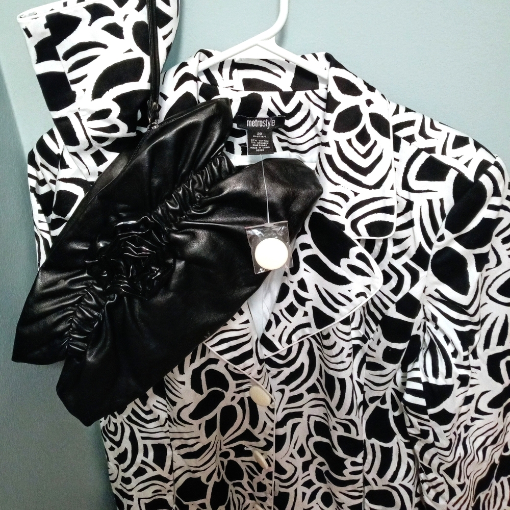 Metro style black and white floral jacket